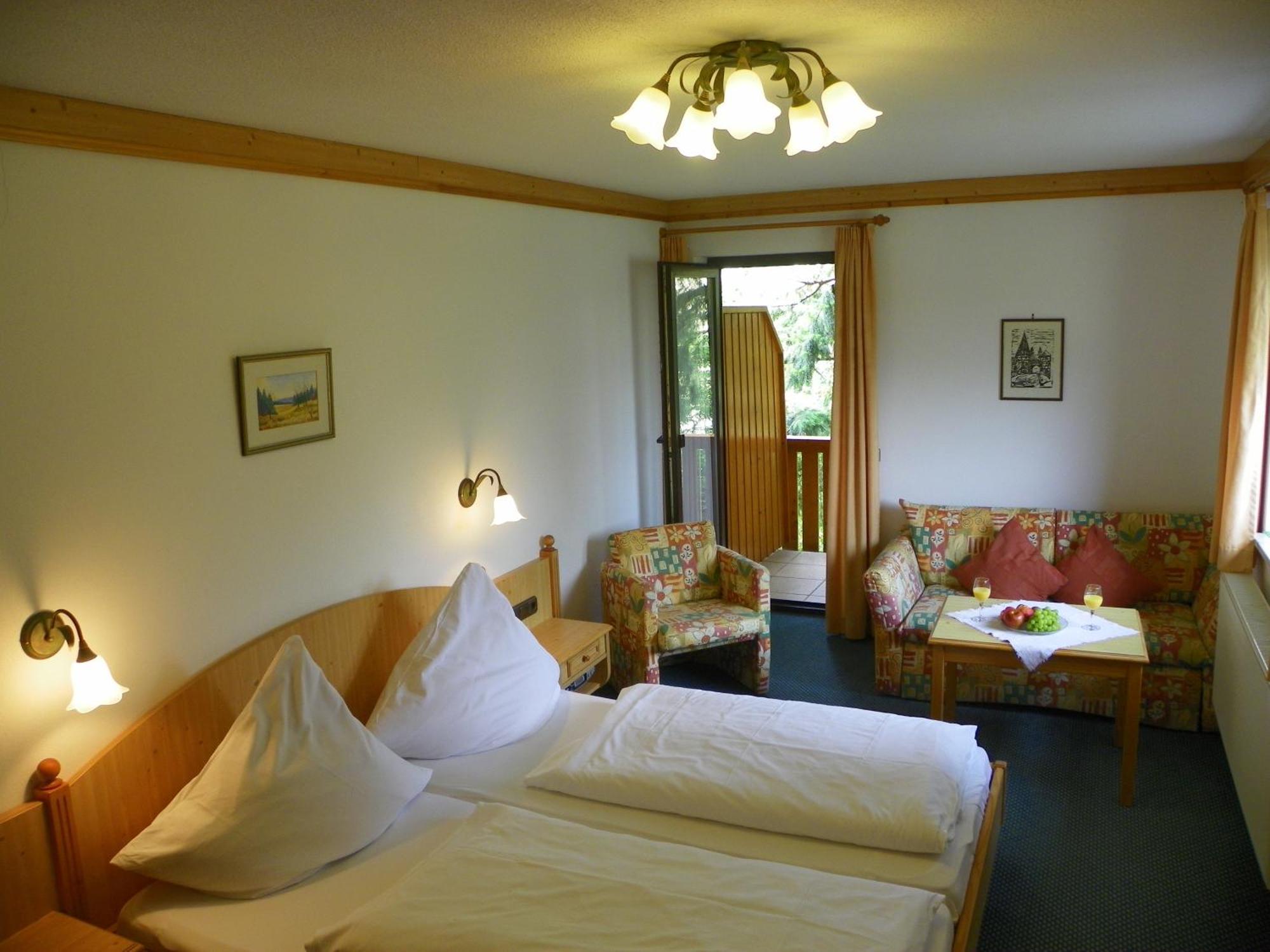 Landhotel Steigerwaldhaus Burghaslach Buitenkant foto