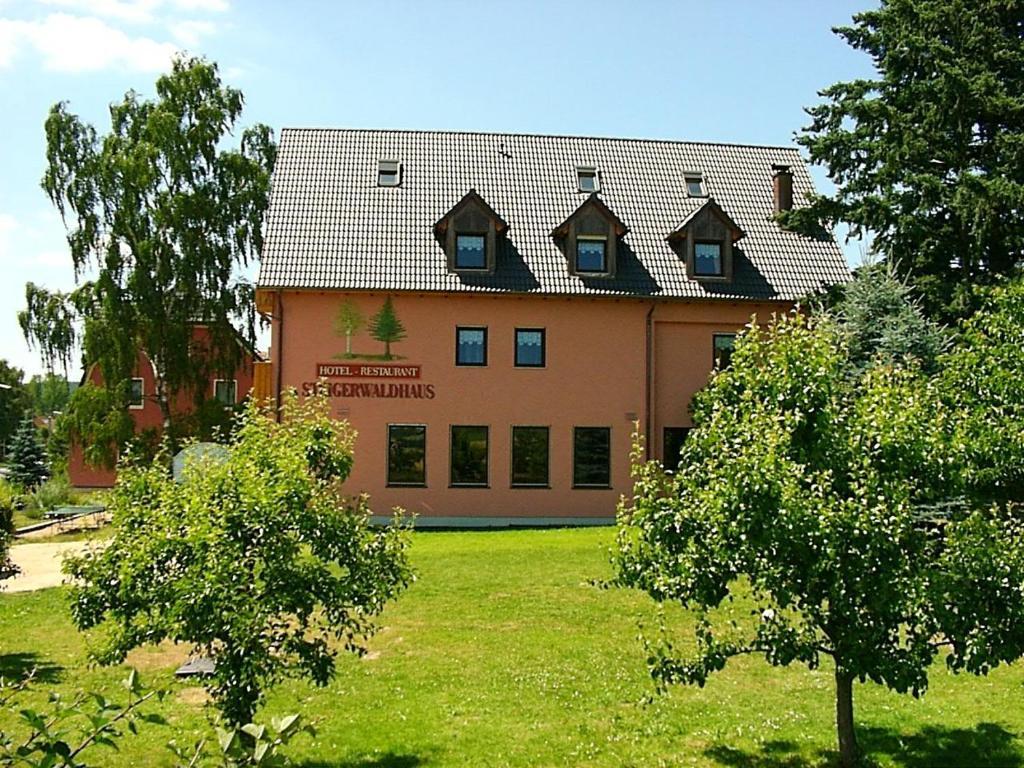 Landhotel Steigerwaldhaus Burghaslach Buitenkant foto